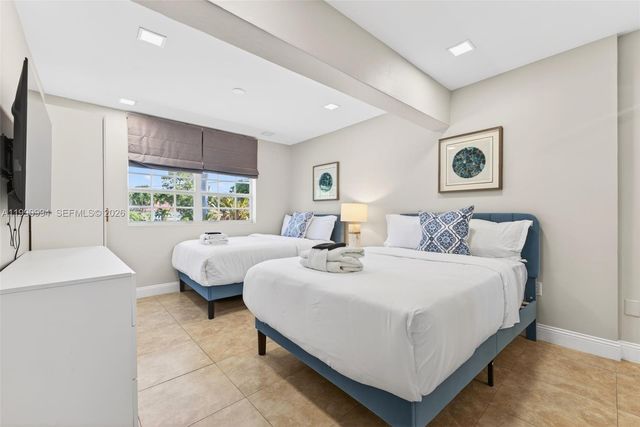 1661 Bel Air Ave, Lauderdale By The Sea, FL 33062