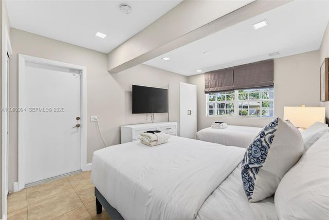 1661 Bel Air Ave, Lauderdale By The Sea, FL 33062