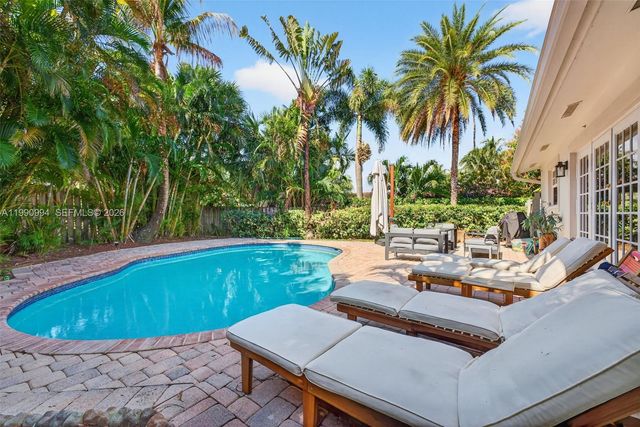 1661 Bel Air Ave, Lauderdale By The Sea, FL 33062