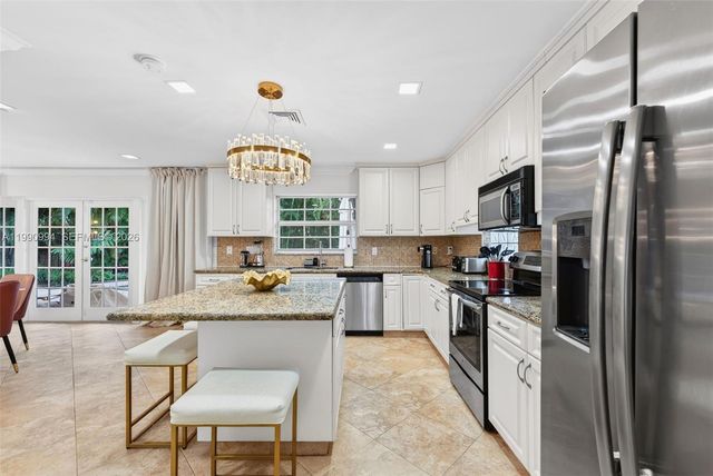 1661 Bel Air Ave, Lauderdale By The Sea, FL 33062