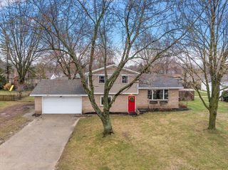 7458 Coconut Drive, Jenison, MI 49428