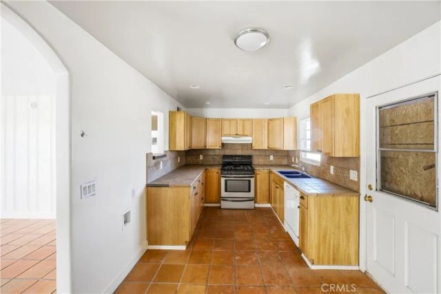25567 Main, Barstow, CA 92311