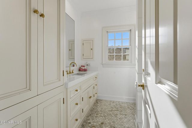 517 Lakeview Canyon Road, Westlake Village, CA 91362