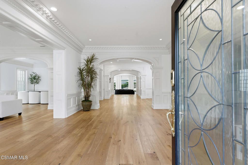 Image 12 of property listing at 517 Lakeview Canyon Road, Westlake Village, CA 91362