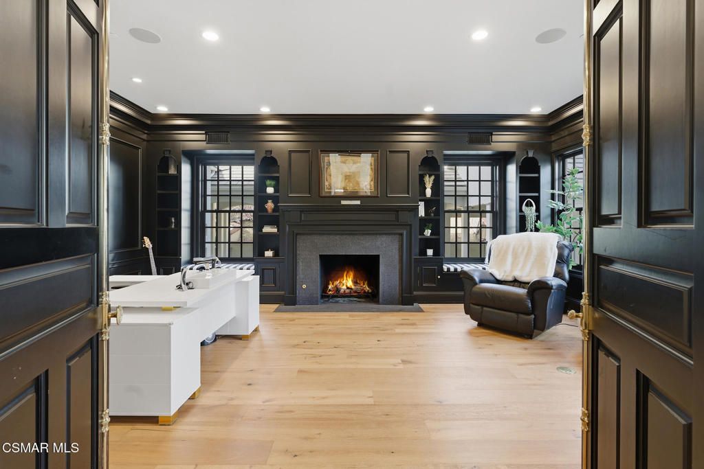 Image 14 of property listing at 517 Lakeview Canyon Road, Westlake Village, CA 91362