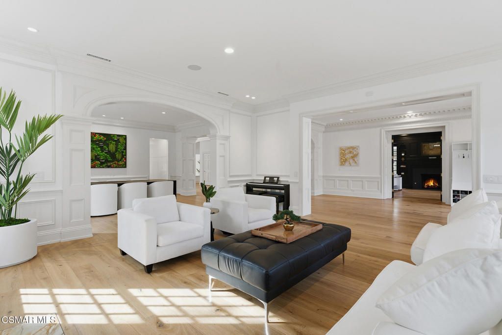 Image 18 of property listing at 517 Lakeview Canyon Road, Westlake Village, CA 91362