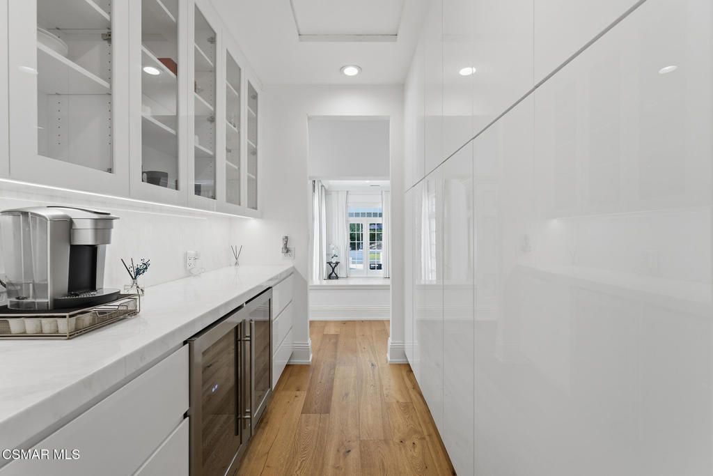 Image 25 of property listing at 517 Lakeview Canyon Road, Westlake Village, CA 91362