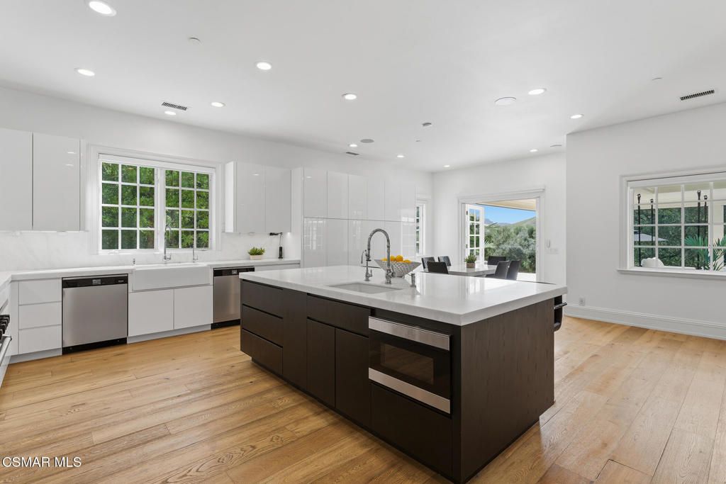 Image 34 of property listing at 517 Lakeview Canyon Road, Westlake Village, CA 91362