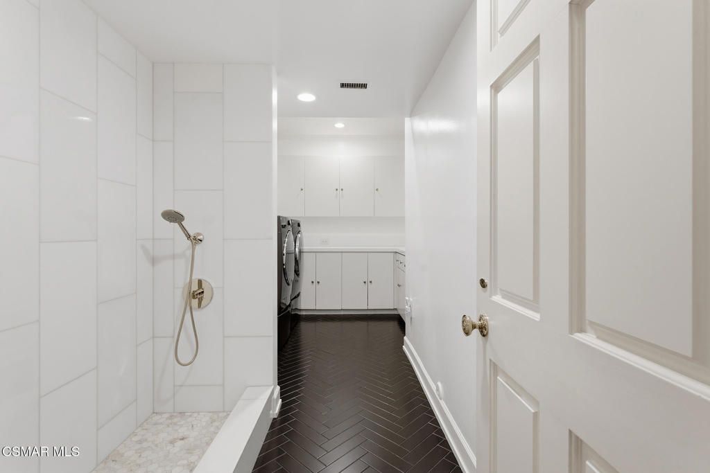 Image 40 of property listing at 517 Lakeview Canyon Road, Westlake Village, CA 91362