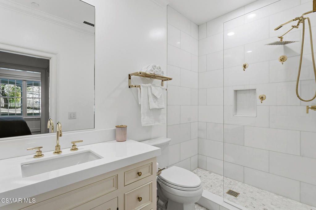 Image 43 of property listing at 517 Lakeview Canyon Road, Westlake Village, CA 91362