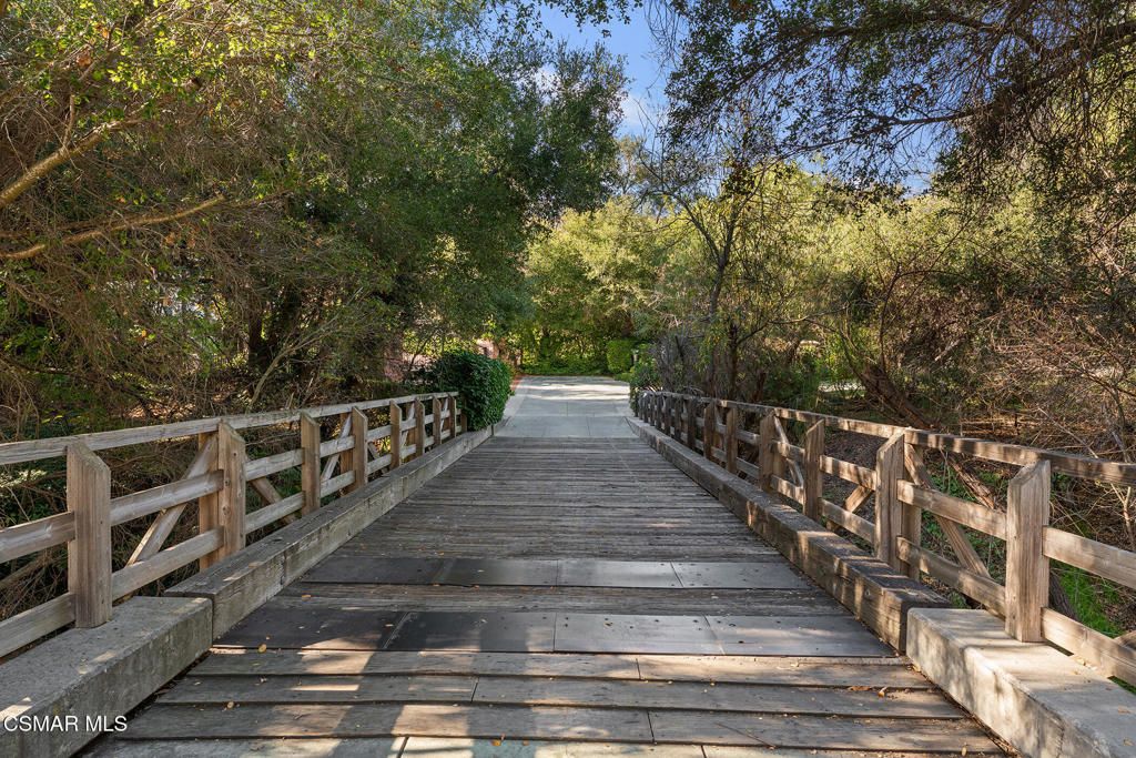 Image 6 of property listing at 517 Lakeview Canyon Road, Westlake Village, CA 91362