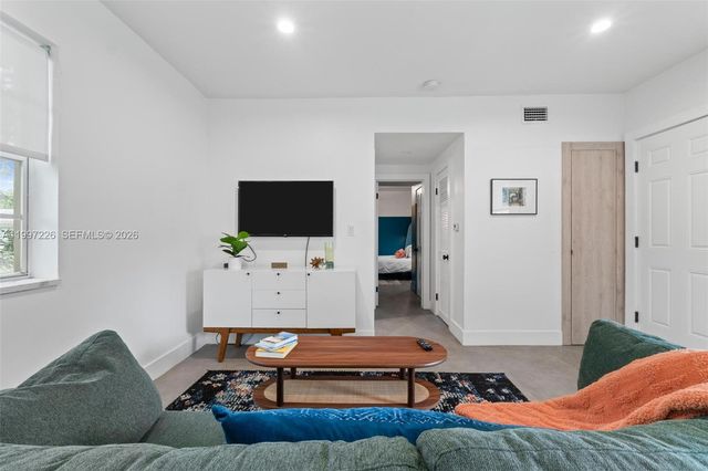 541 NE 62nd St 13, Miami, FL 33138