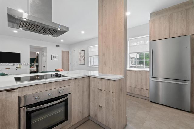 541 NE 62nd St 13, Miami, FL 33138