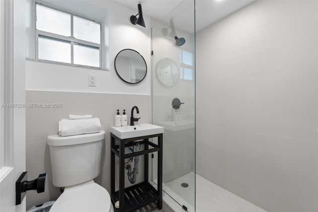 541 NE 62nd St 13, Miami, FL 33138