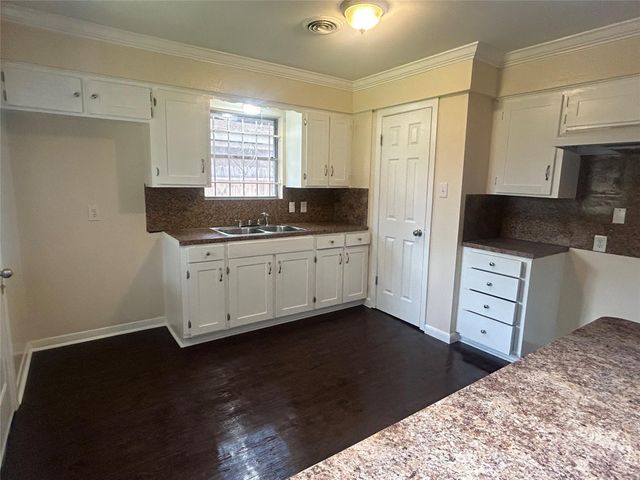 10211 Hinds Street, Houston, TX 77034