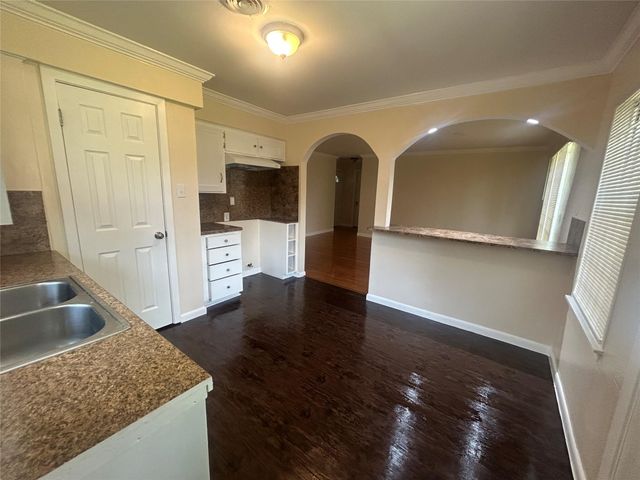 10211 Hinds Street, Houston, TX 77034