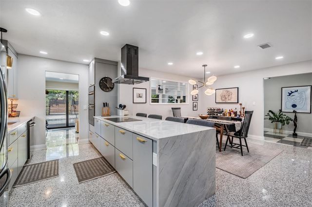 4130 N RIVER VIEW AVENUE, Tampa, FL 33607