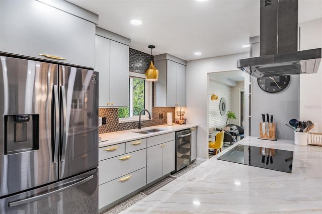 4130 N RIVER VIEW AVENUE, Tampa, FL 33607