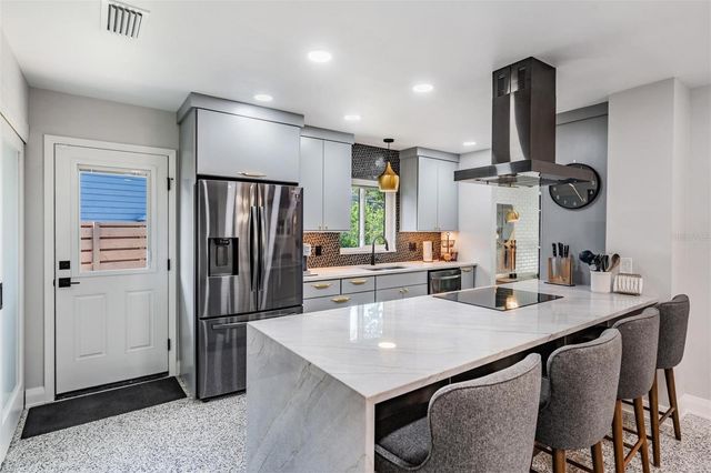 4130 N RIVER VIEW AVENUE, Tampa, FL 33607