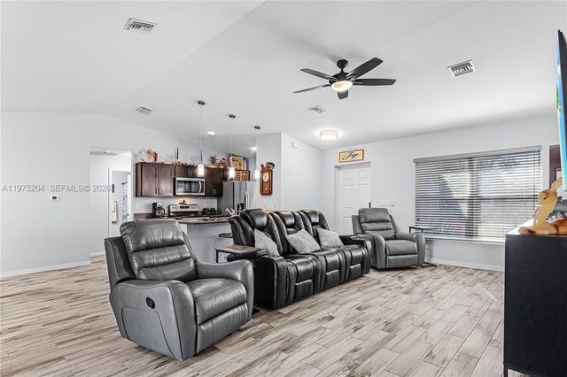 9032 Meadow Circle, La Belle, FL 33935