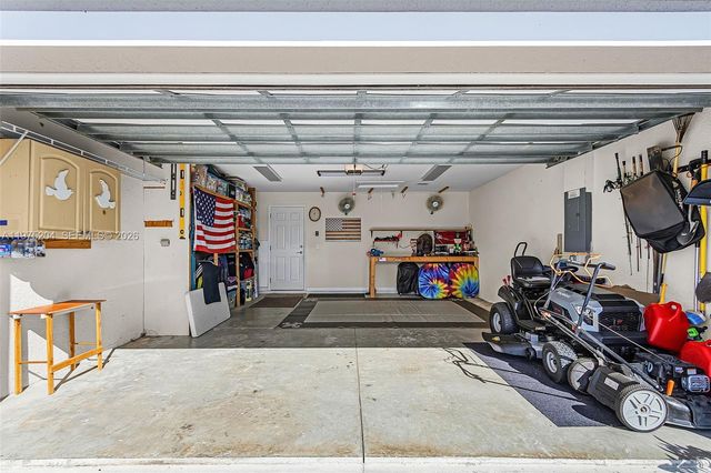 9032 Meadow Circle, La Belle, FL 33935