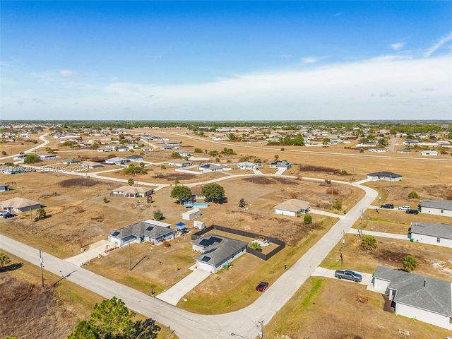 9032 Meadow Circle, La Belle, FL 33935