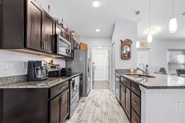 9032 Meadow Circle, La Belle, FL 33935