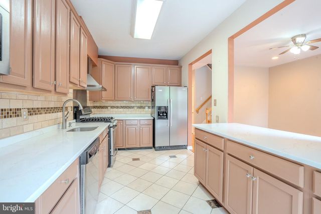 1604 YARROW CIR, Dayton, NJ 08810