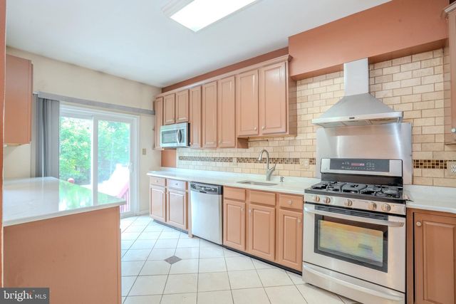 1604 YARROW CIR, Dayton, NJ 08810