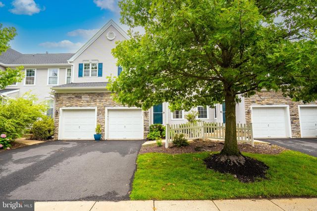 1604 YARROW CIR, Dayton, NJ 08810