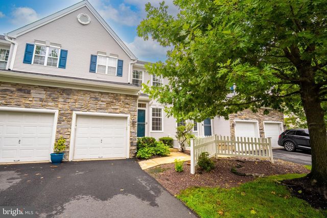 1604 YARROW CIR, Dayton, NJ 08810