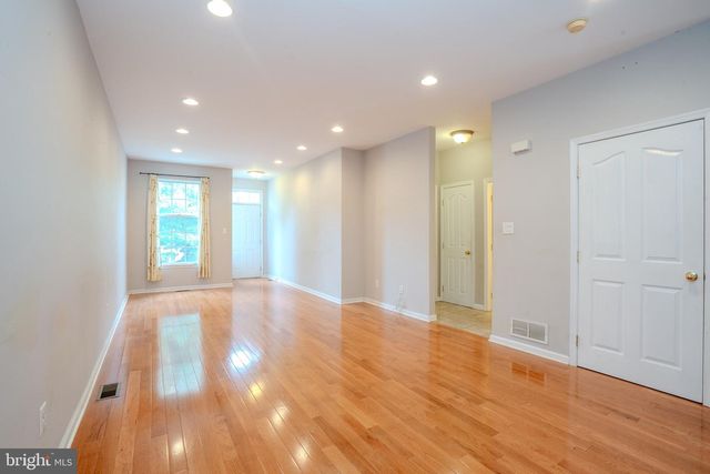 1604 YARROW CIR, Dayton, NJ 08810