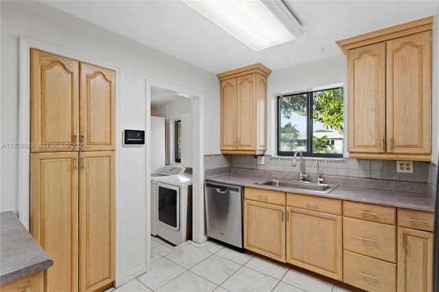 1410 NW 42nd St, Fort Lauderdale, FL 33309