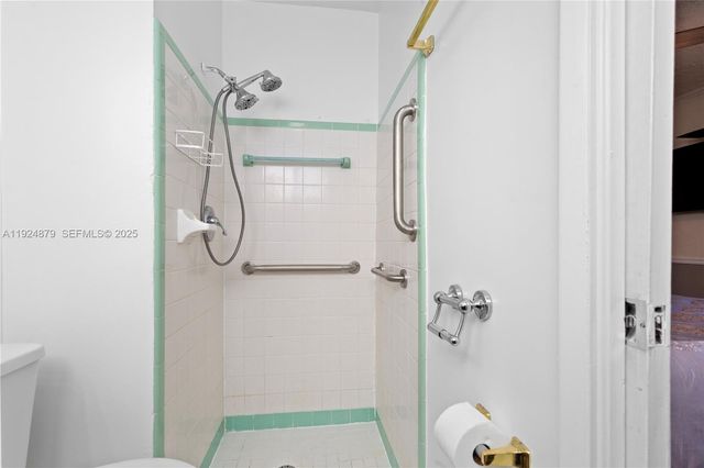 1410 NW 42nd St, Fort Lauderdale, FL 33309