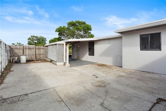 1410 NW 42nd St, Fort Lauderdale, FL 33309