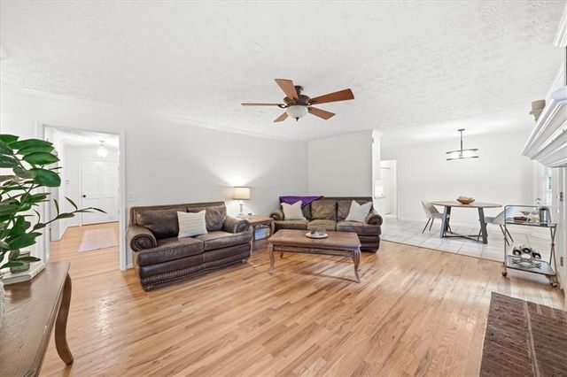 1646 Maple Ridge Drive, Suwanee, GA 30024