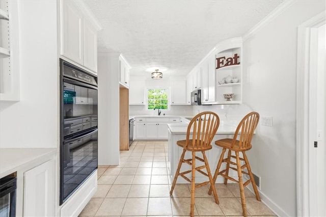 1646 Maple Ridge Drive, Suwanee, GA 30024