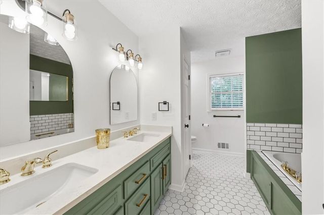 1646 Maple Ridge Drive, Suwanee, GA 30024