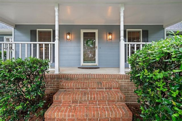 1646 Maple Ridge Drive, Suwanee, GA 30024