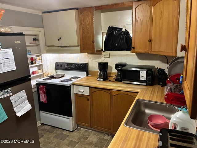 647 Lakehurst Road, Browns Mills, NJ 08015