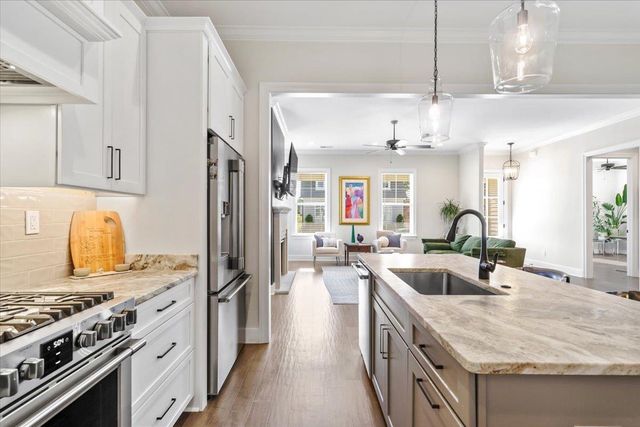 428 CATAWBA VALLEY DR, Collierville, TN 38017