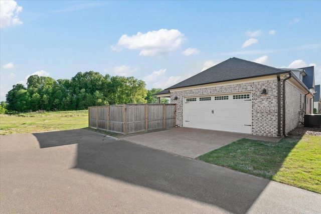 428 CATAWBA VALLEY DR, Collierville, TN 38017