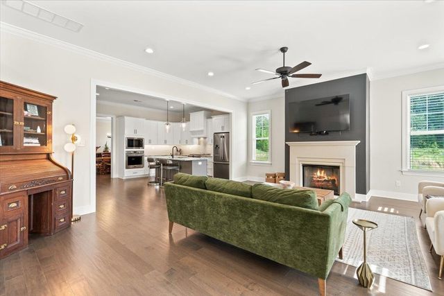 428 CATAWBA VALLEY DR, Collierville, TN 38017