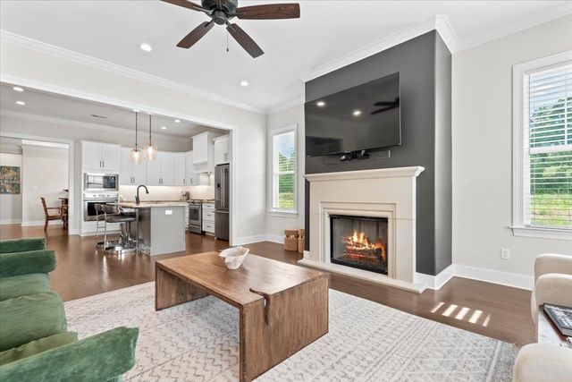 428 CATAWBA VALLEY DR, Collierville, TN 38017