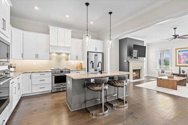 428 CATAWBA VALLEY DR, Collierville, TN 38017