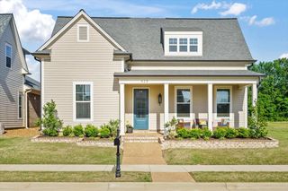 428 CATAWBA VALLEY DR, Collierville, TN 38017