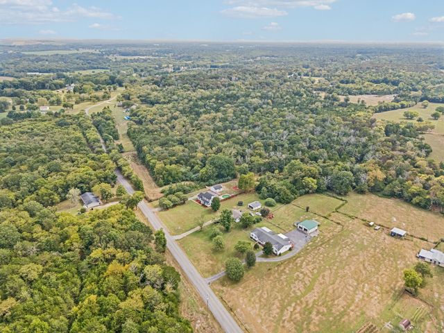 4011 Central Valley Rd, Murfreesboro, TN 37129