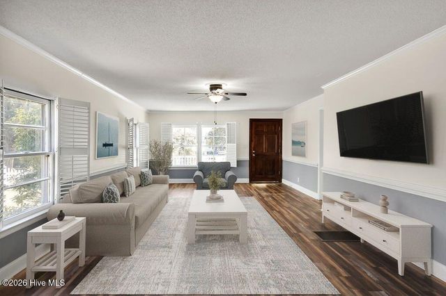 424 W West Street, Southport, NC 28461