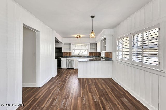 424 W West Street, Southport, NC 28461