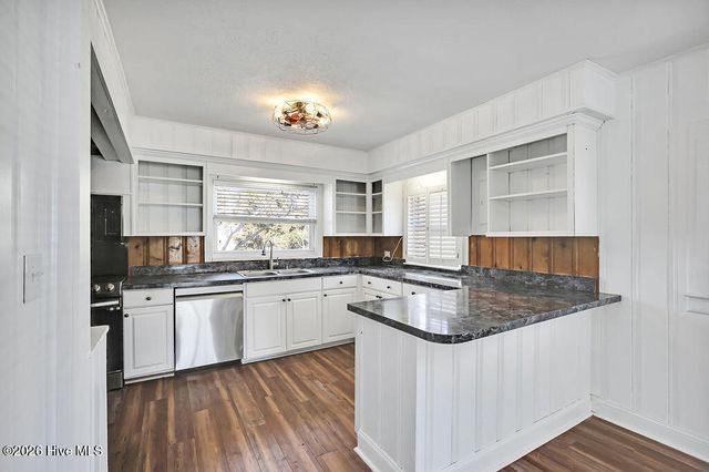 424 W West Street, Southport, NC 28461